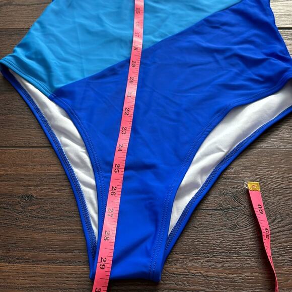 Color block NWOT Swimming Suit, full coverage, padded bra and high back. - Picture 5 of 8